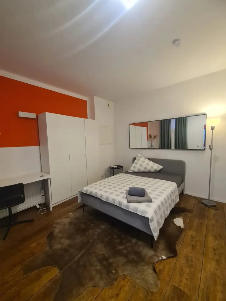 Shared room with 12 m² in Munich – Photo 1
