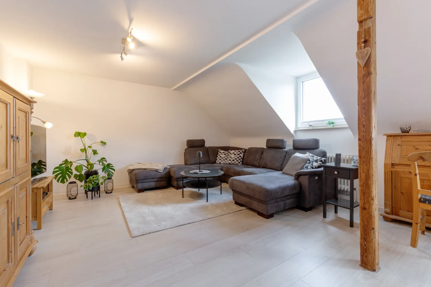 4 Zimmer Wohnung mit 127 m² in Krefeld – Bild 3