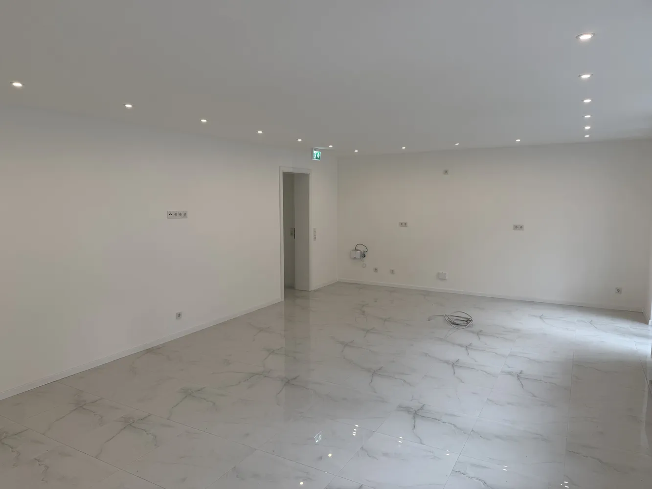 8 Zimmer Wohnung mit 328 m² in Düsseldorf – Bild 3