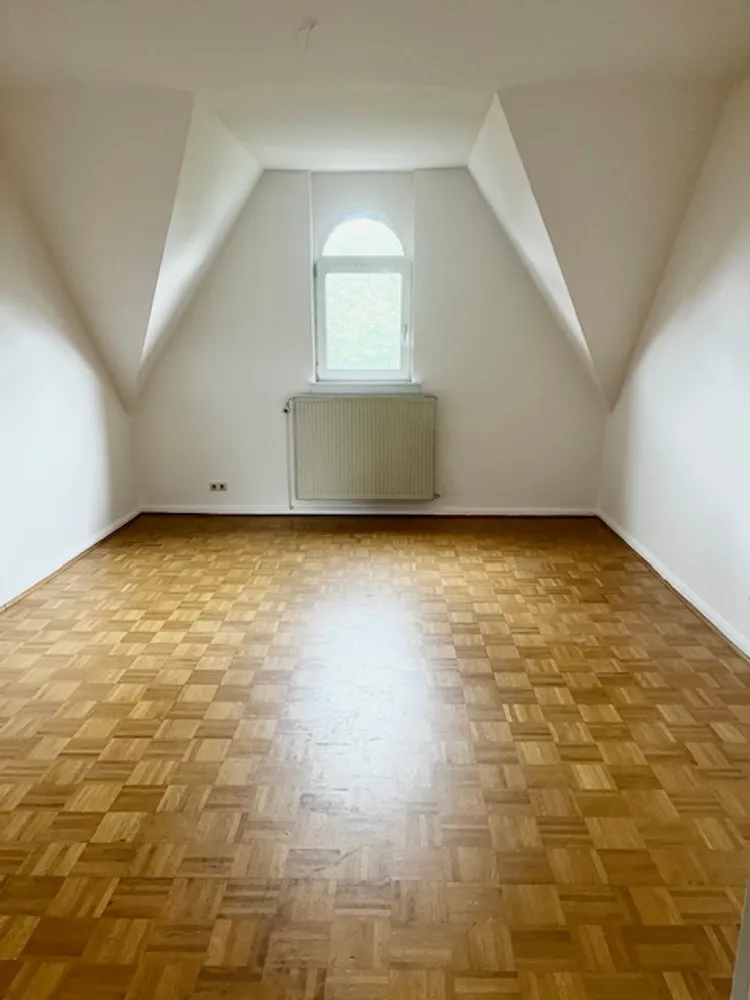 5 Zimmer Wohnung mit 132 m² in Frankfurt am Main – Bild 2