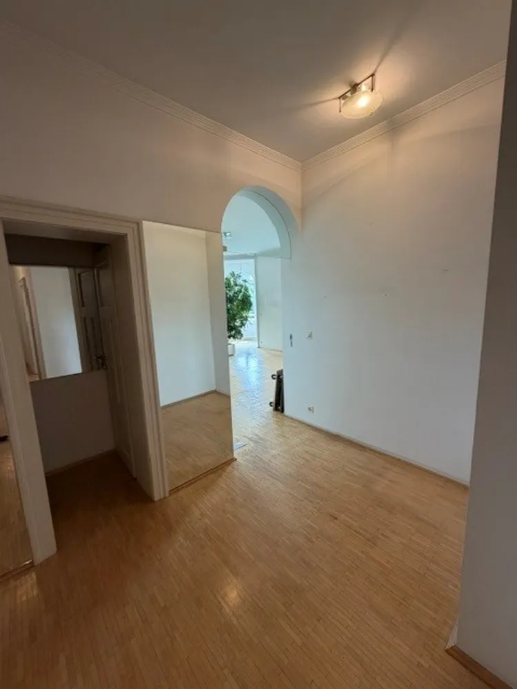 4 Zimmer Wohnung mit 131 m² in München – Bild 4