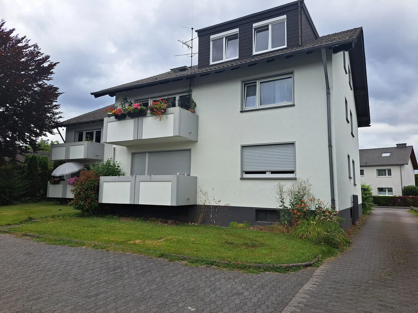 4 Zimmer Wohnung mit 145 m² in Bonn – Bild 2