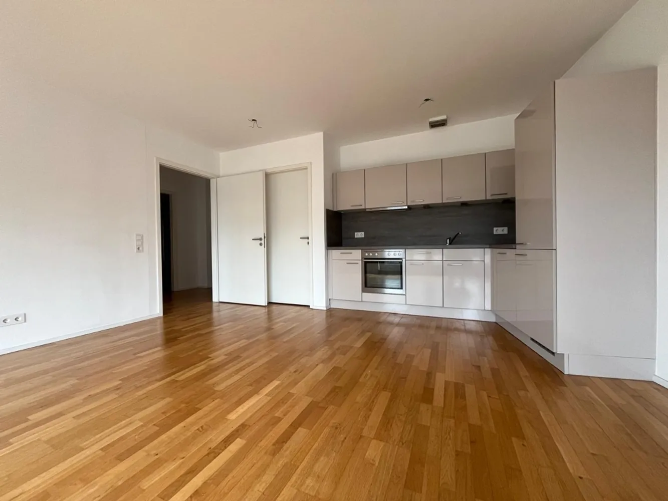 2 Zimmer Wohnung mit 74 m² in Stuttgart – Bild 2