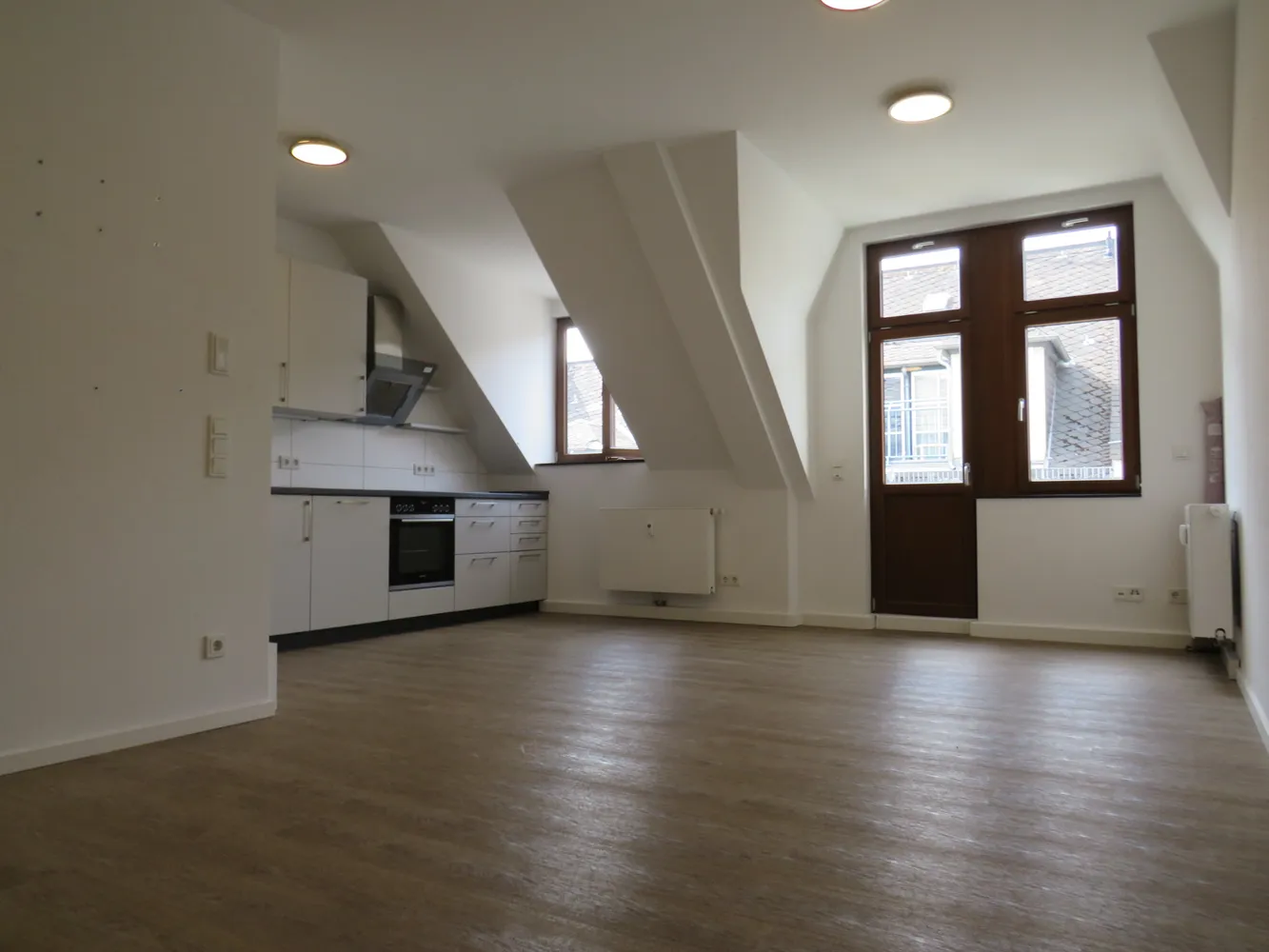 3 Zimmer Wohnung mit 84 m² in Wiesbaden – Bild 2