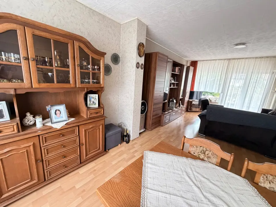 3 Zimmer Wohnung mit 75 m² in Saarbrücken – Bild 2