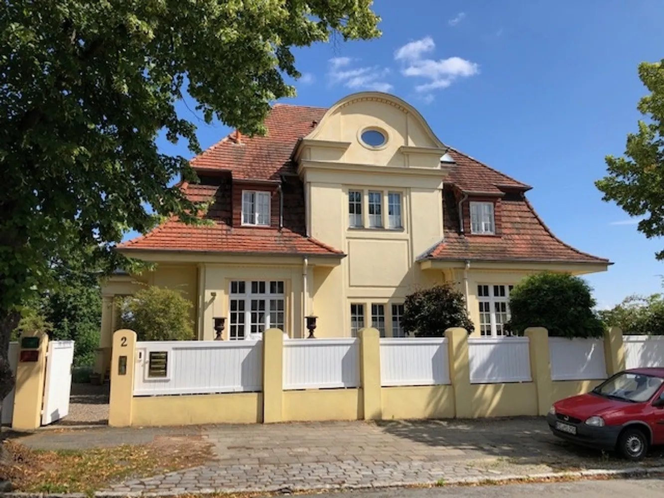 4 Zimmer Wohnung mit 180 m² in Schwerin – Bild 2