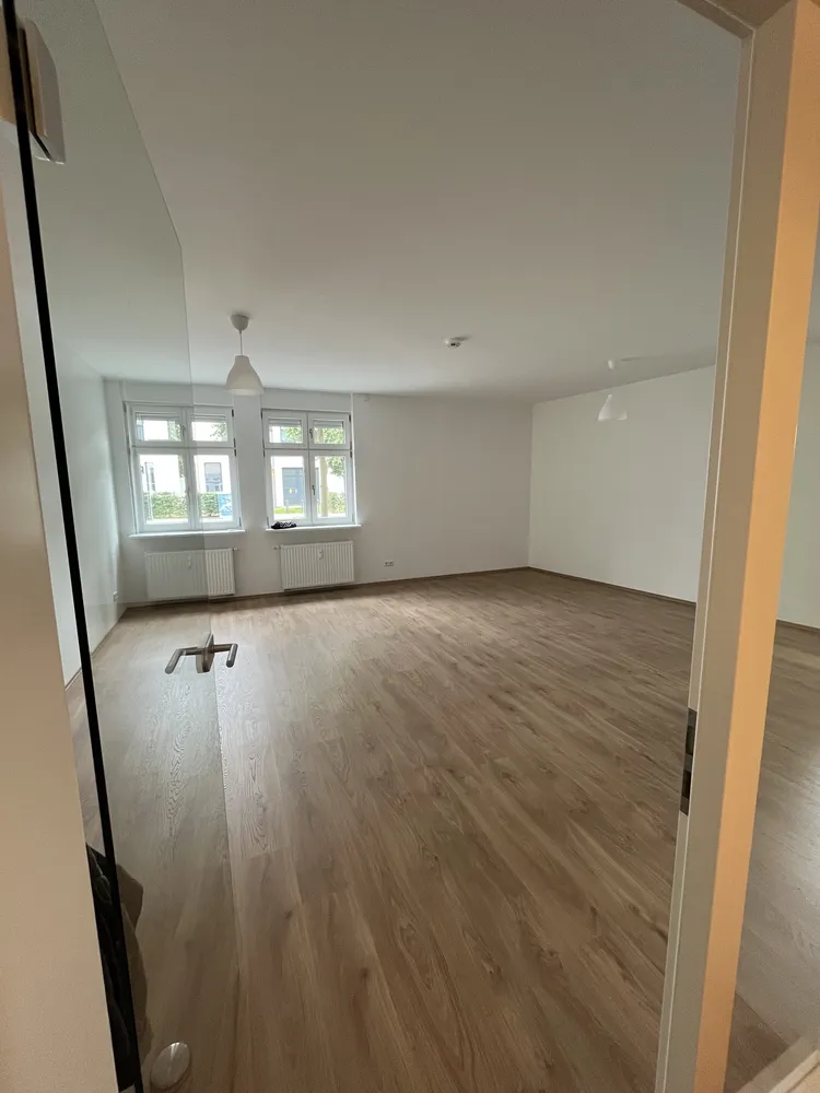 2 Zimmer Wohnung mit 95 m² in Düsseldorf – Bild 3