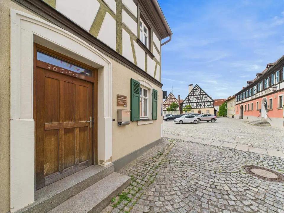 9 Zimmer Haus mit 280 m² in Bamberg – Bild 1