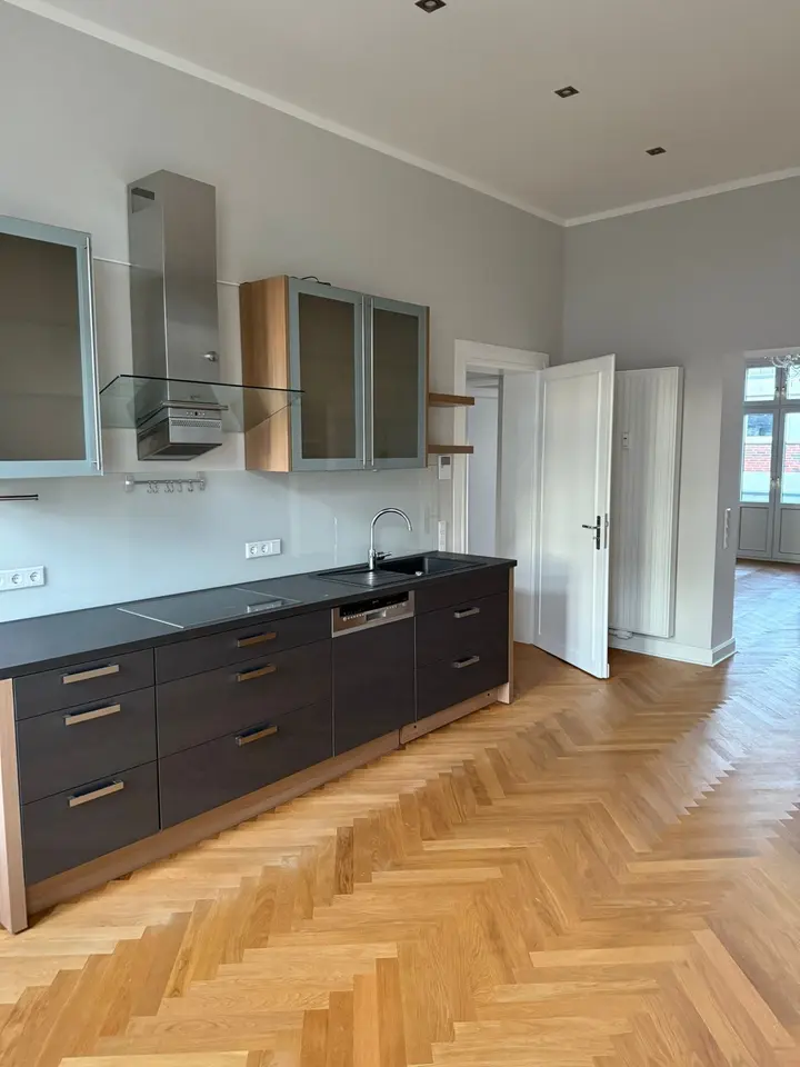 2 Zimmer Wohnung mit 100 m² in Mönchengladbach – Bild 4