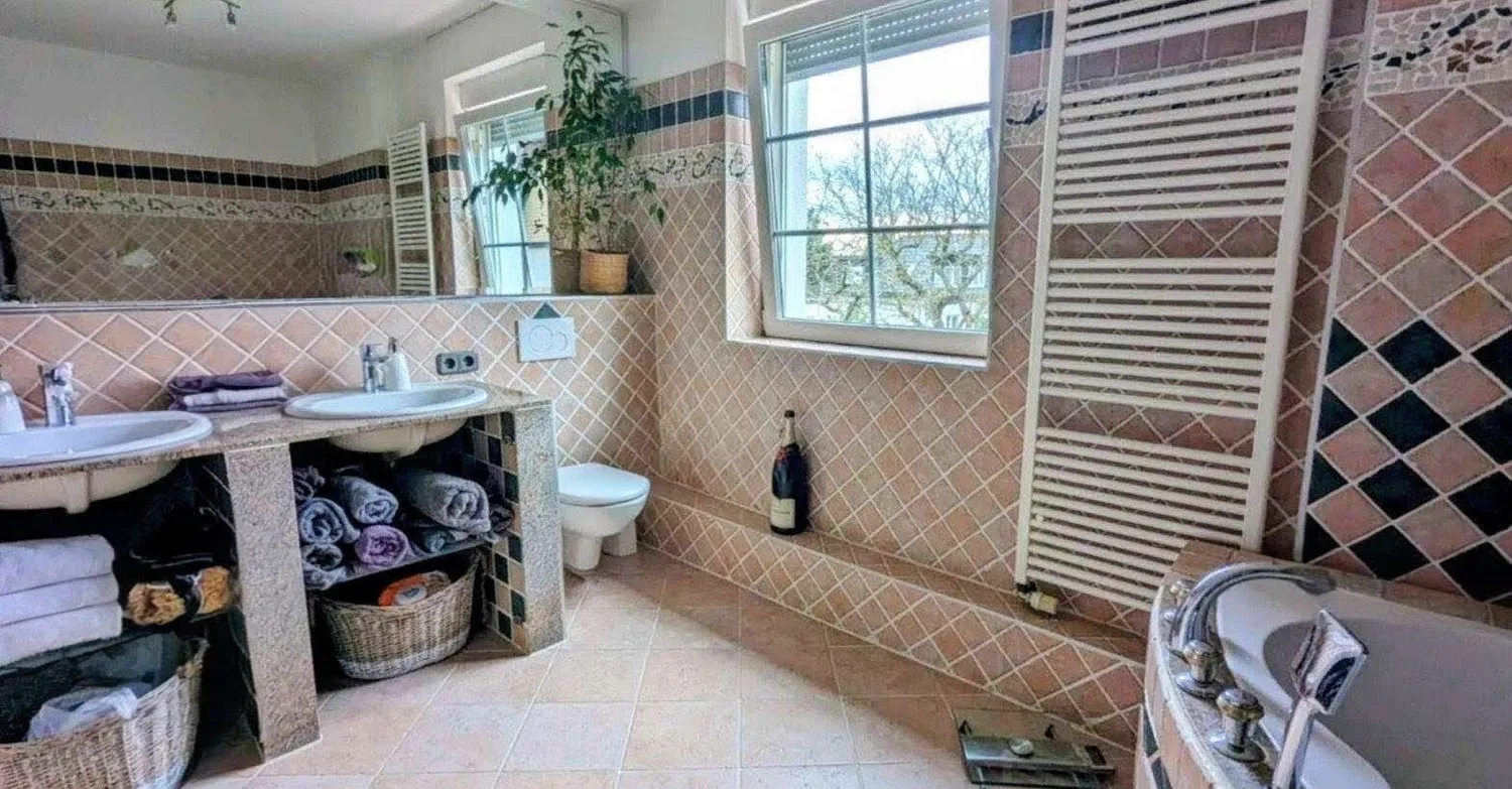 12 Zimmer Haus mit 302 m² in Berlin – Bild 4