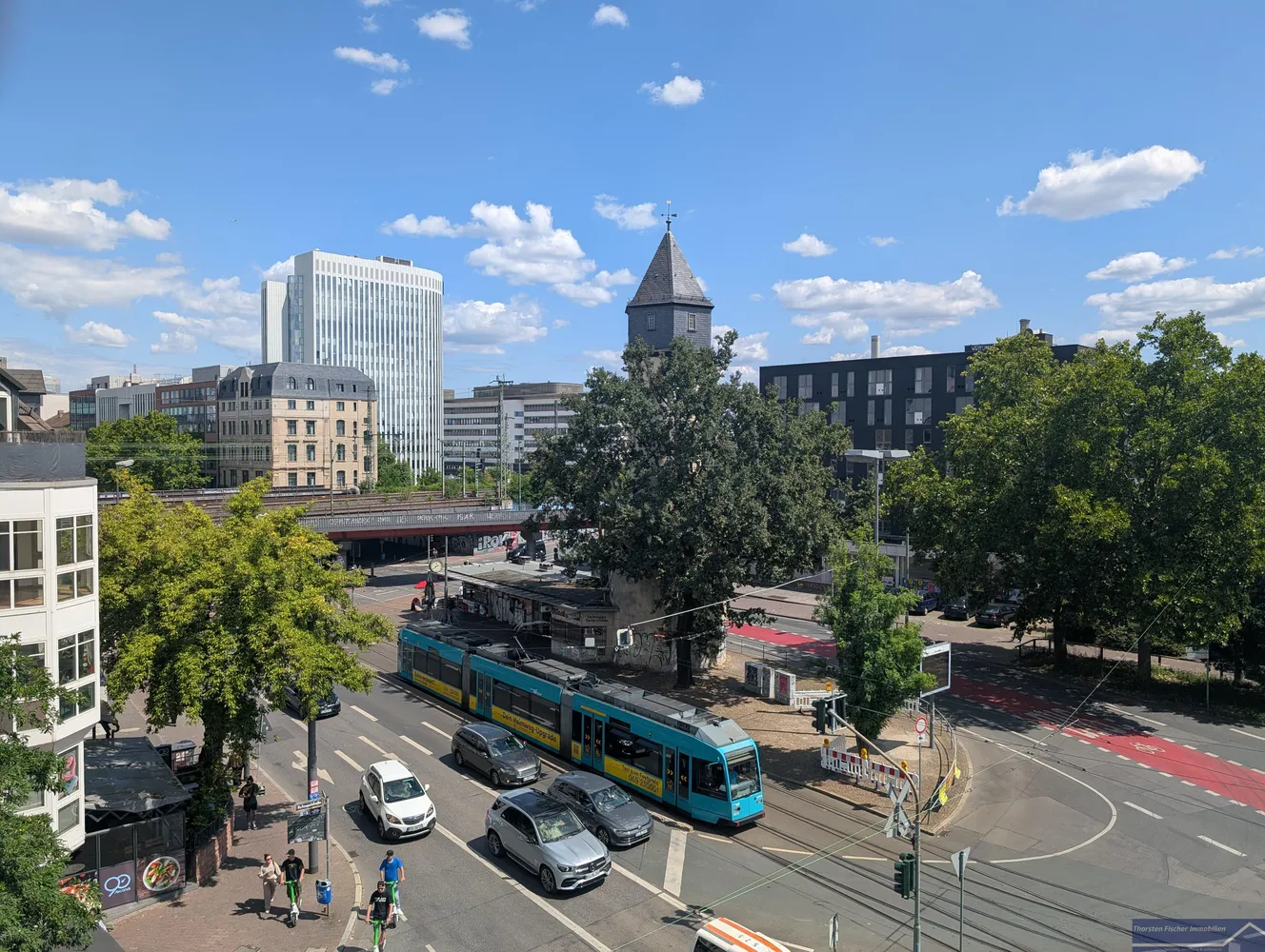 3 Zimmer Wohnung mit 77 m² in Frankfurt am Main – Bild 2