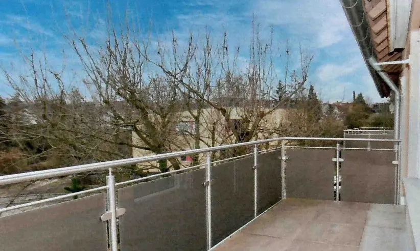 6 Zimmer Wohnung mit 180 m² in Stuttgart – Bild 2
