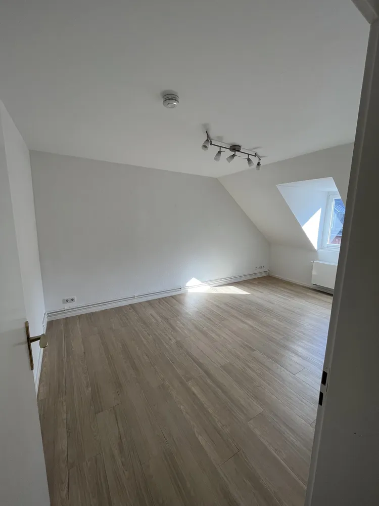 4 room apartment with 80 m² in Frankfurt am Main – Photo 1