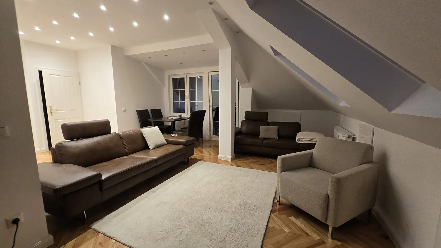 2 Zimmer Wohnung mit 65 m² in Berlin – Bild 1