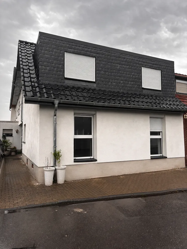4 Zimmer Haus mit 120 m² in Köln – Bild 1