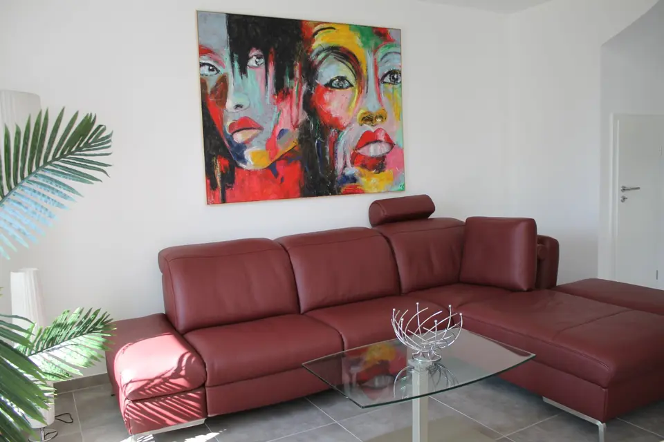 3 Zimmer Wohnung mit 110 m² in Regensburg – Bild 2