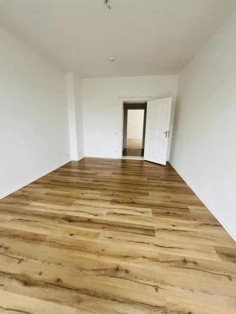 2 room apartment with 80 m² in Berlin – Photo 2