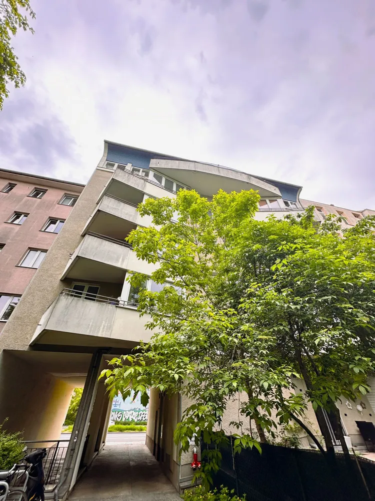 2 Zimmer Wohnung mit 67 m² in Berlin – Bild 2
