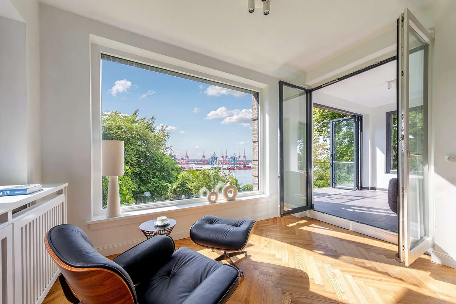 4 Zimmer Wohnung mit 166 m² in Hamburg – Bild 1