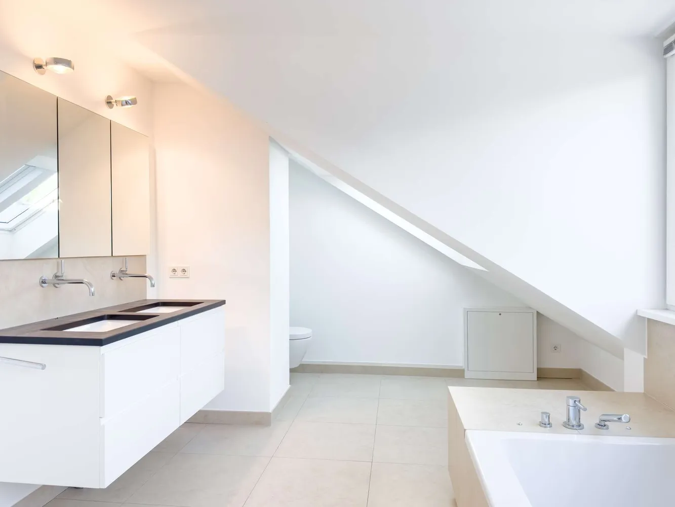 6 Zimmer Haus mit 204 m² in München – Bild 3
