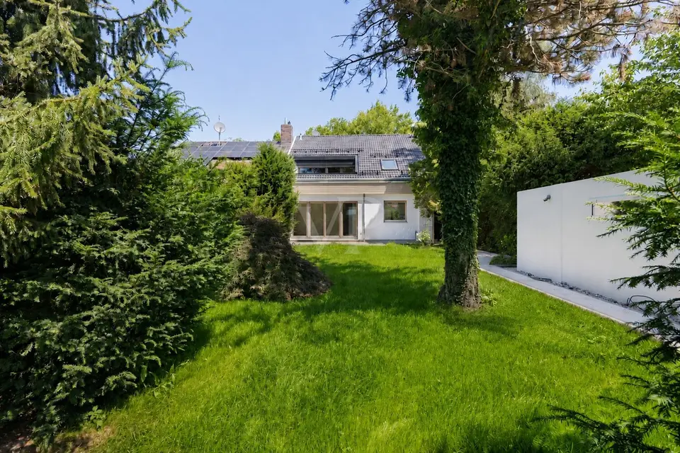 7 Zimmer Haus mit 212 m² in Fürstenfeldbruck – Bild 1