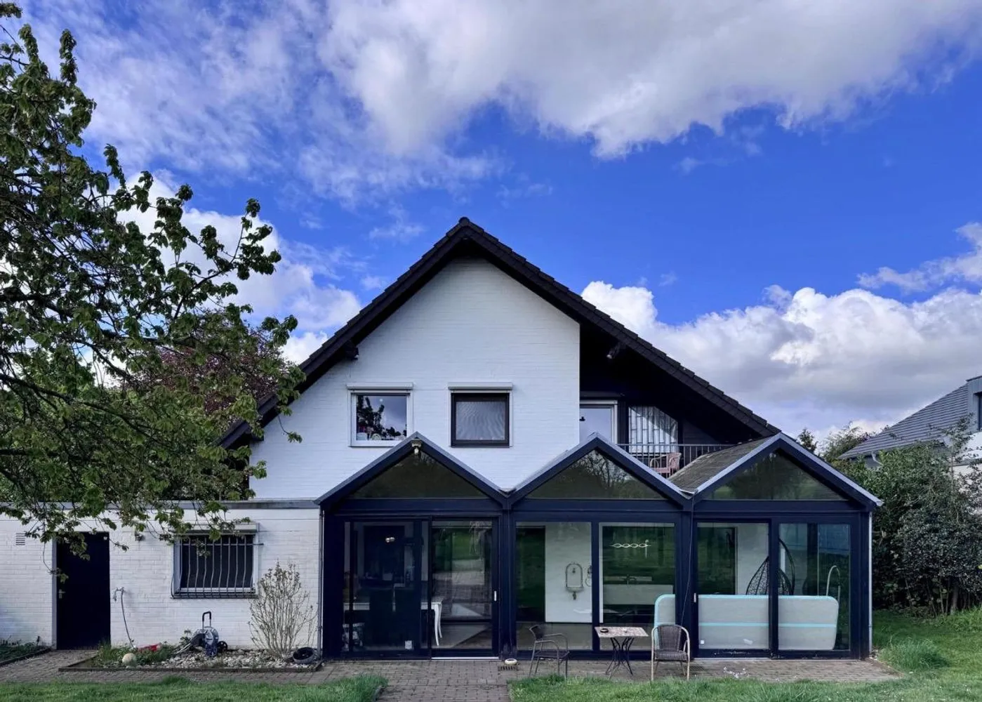 4 Zimmer Haus mit 305 m² in Ratingen – Bild 1