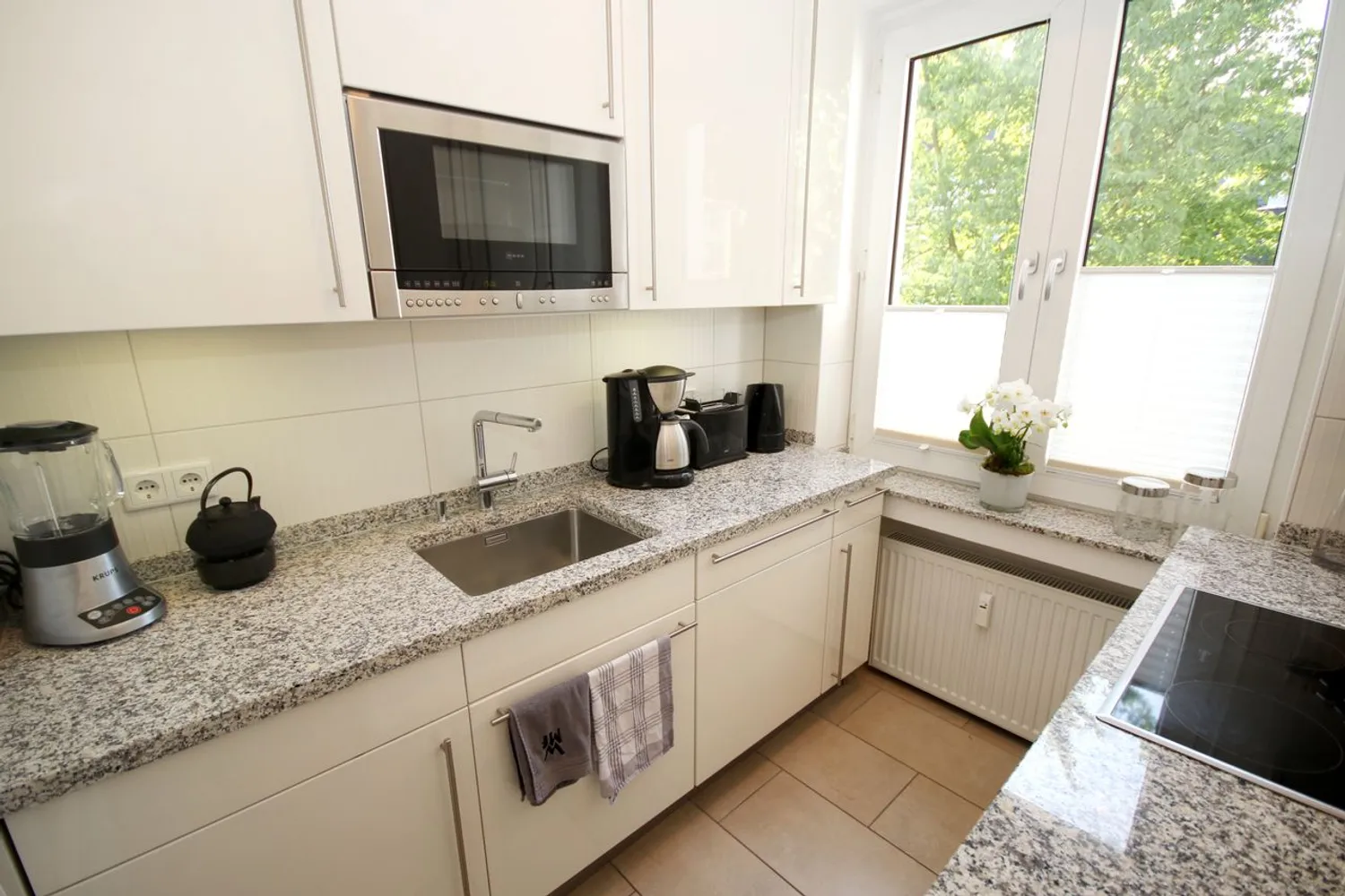 2 room apartment with 65 m² in Düsseldorf – Photo 2