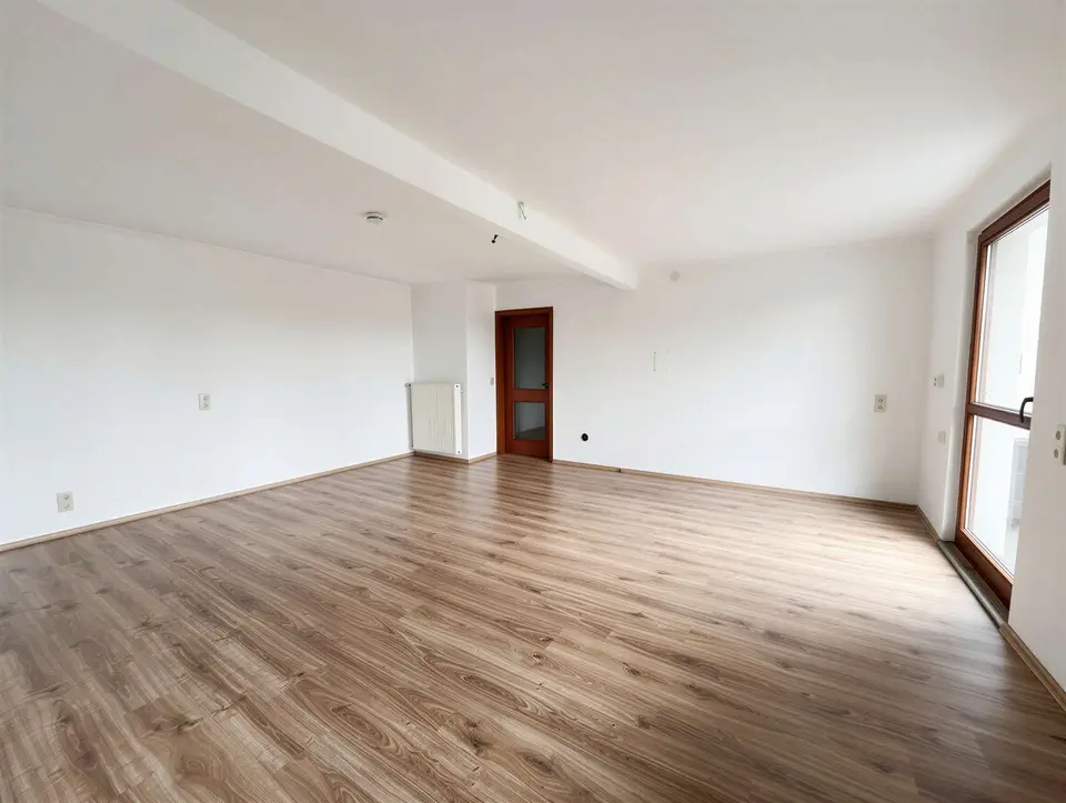 3 Zimmer Wohnung mit 94 m² in Sonneberg – Bild 2