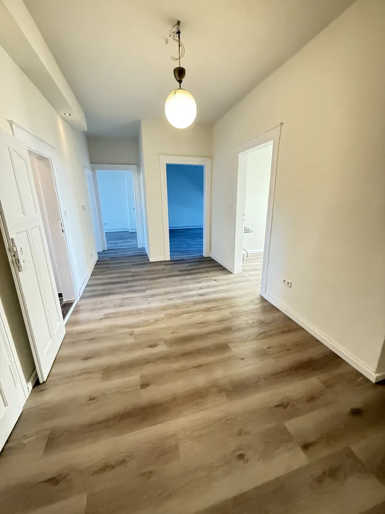 4 Zimmer Wohnung mit 100 m² in Hannover – Bild 2