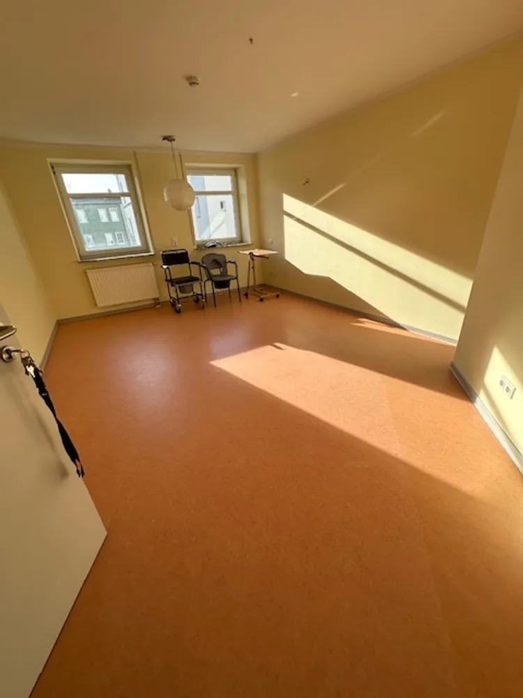 2 room apartment with 76 m² in Limbach-Oberfrohna – Photo 3