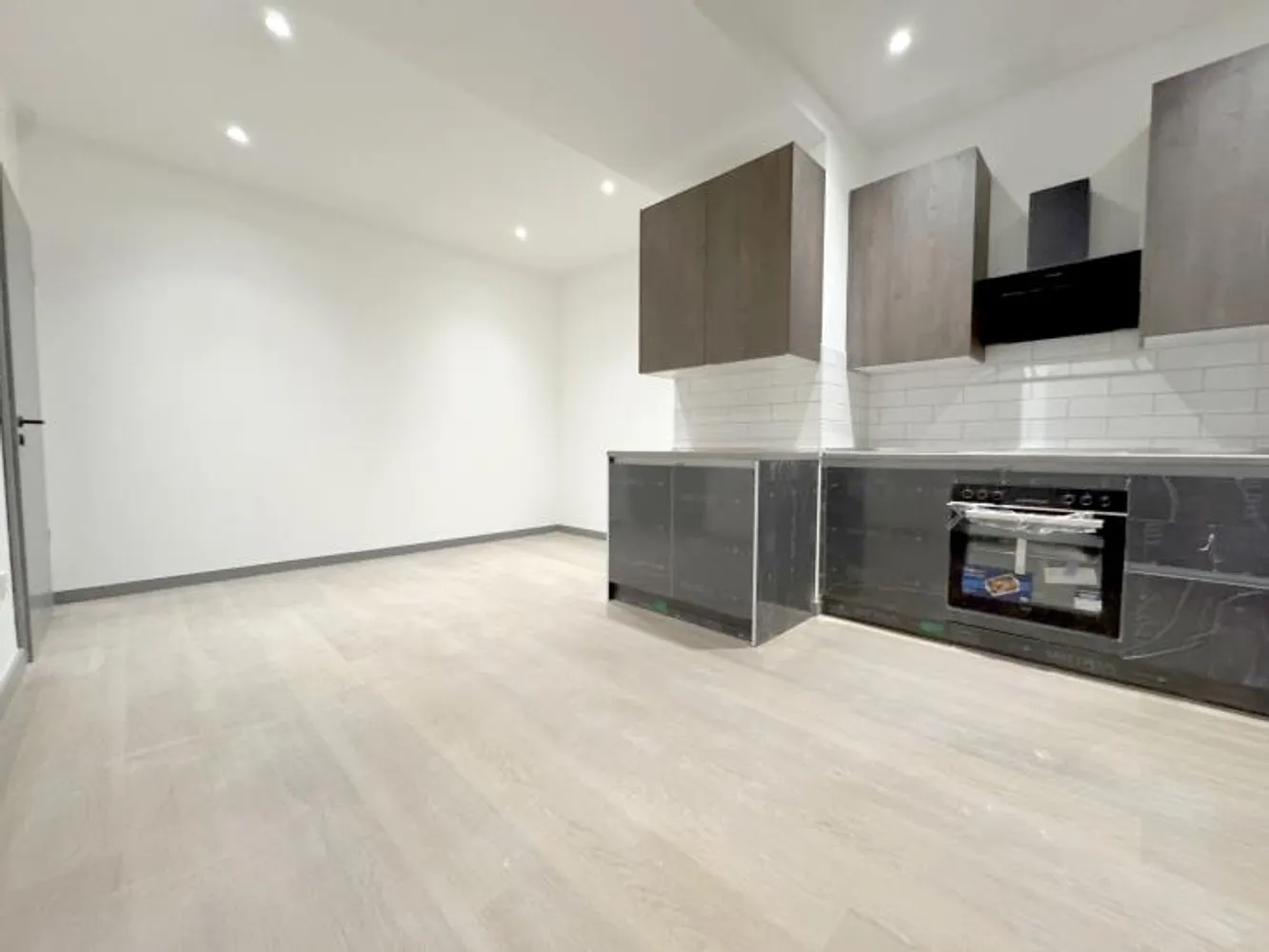 2 Zimmer Wohnung mit 128 m² in Oberhausen – Bild 8