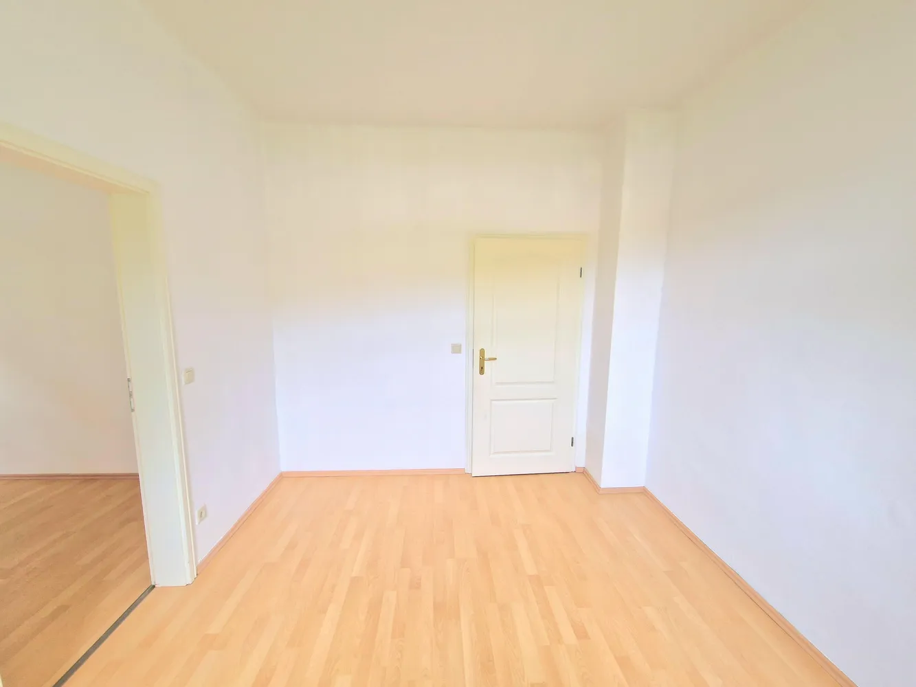 4 room apartment with 110 m² in Chemnitz – Photo 4