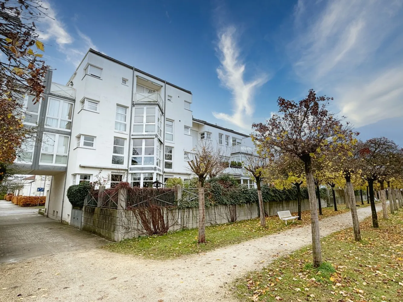 4 Zimmer Wohnung mit 107 m² in Regensburg – Bild 2