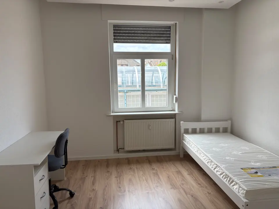 7 Zimmer Wohnung mit 130 m² in Mannheim – Bild 1
