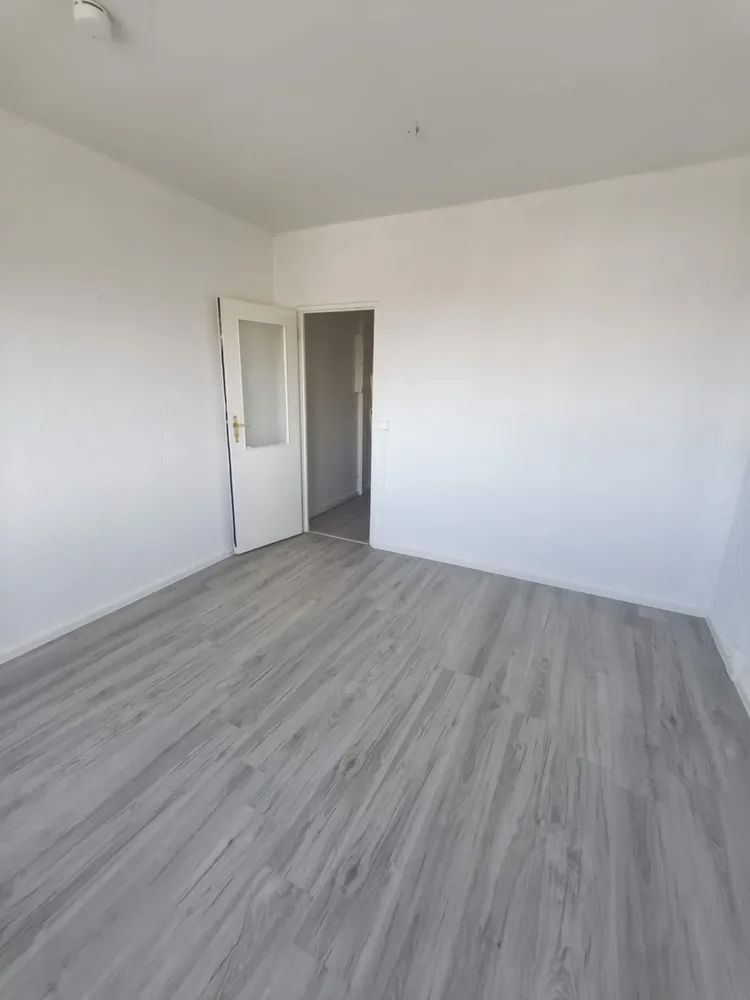 2 Zimmer Wohnung mit 46 m² in Neubrandenburg – Bild 2