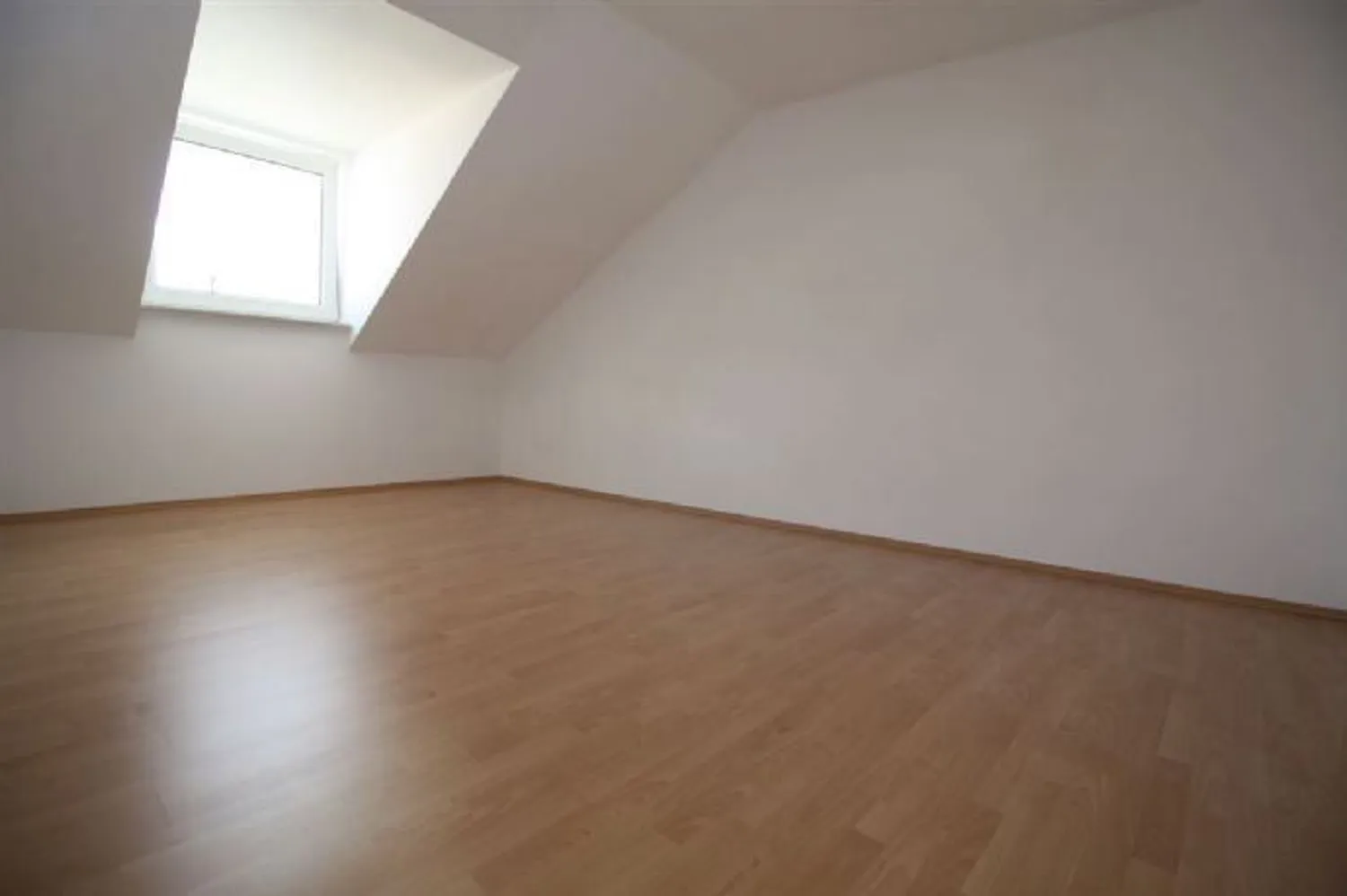 2 Zimmer Wohnung mit 50 m² in Plauen – Bild 2