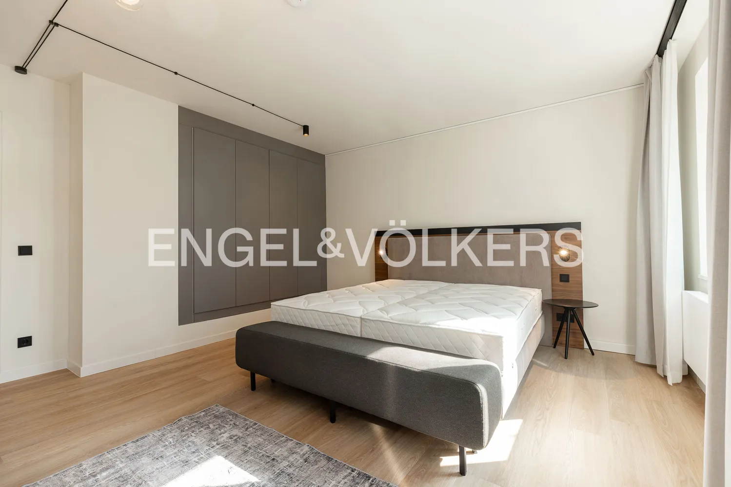 3 Zimmer Wohnung mit 104 m² in Frankfurt am Main – Bild 2