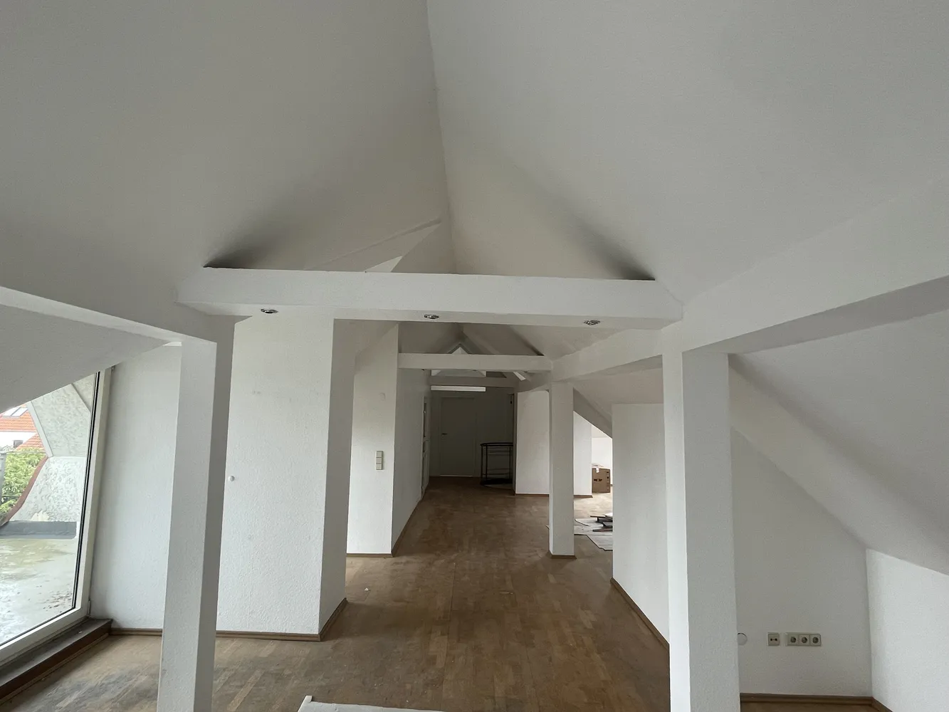 5 Zimmer Wohnung mit 184 m² in Hannover – Bild 1