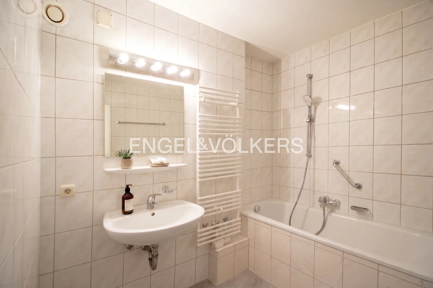 4 Zimmer Wohnung mit 111 m² in Regensburg – Bild 9