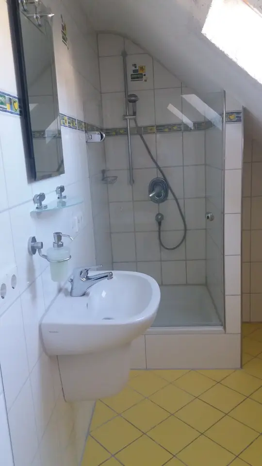2 room apartment with 60 m² in Fellbach – Photo 3