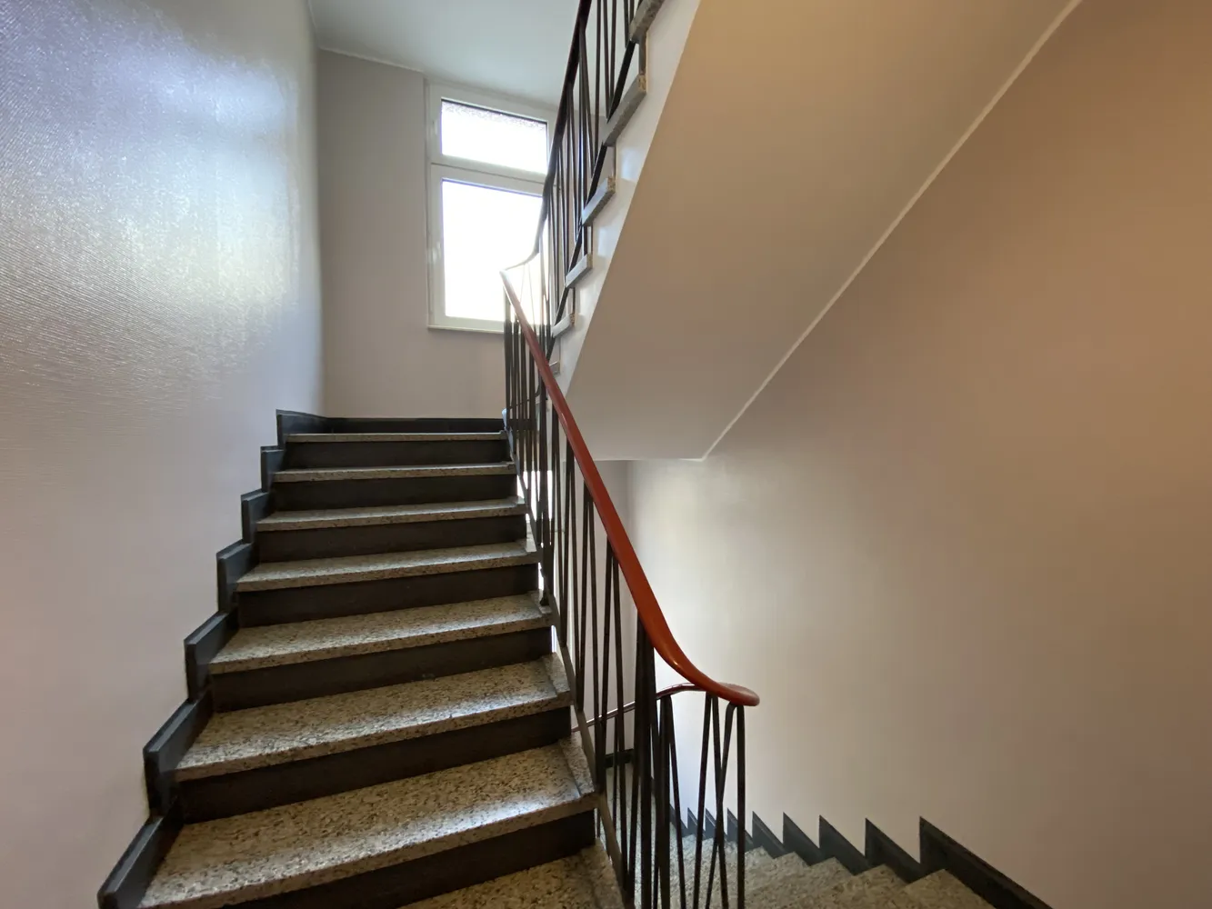3 Zimmer Wohnung mit 89 m² in Düsseldorf – Bild 4