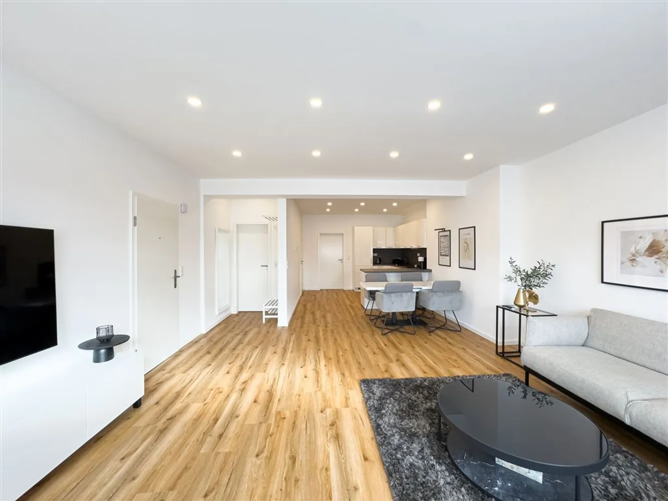 2 Zimmer Wohnung mit 72 m² in Düsseldorf – Bild 1
