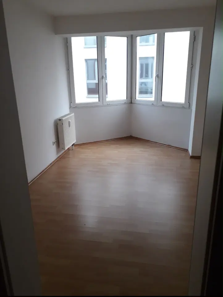 3 Zimmer Wohnung mit 71 m² in Schwerin – Bild 2