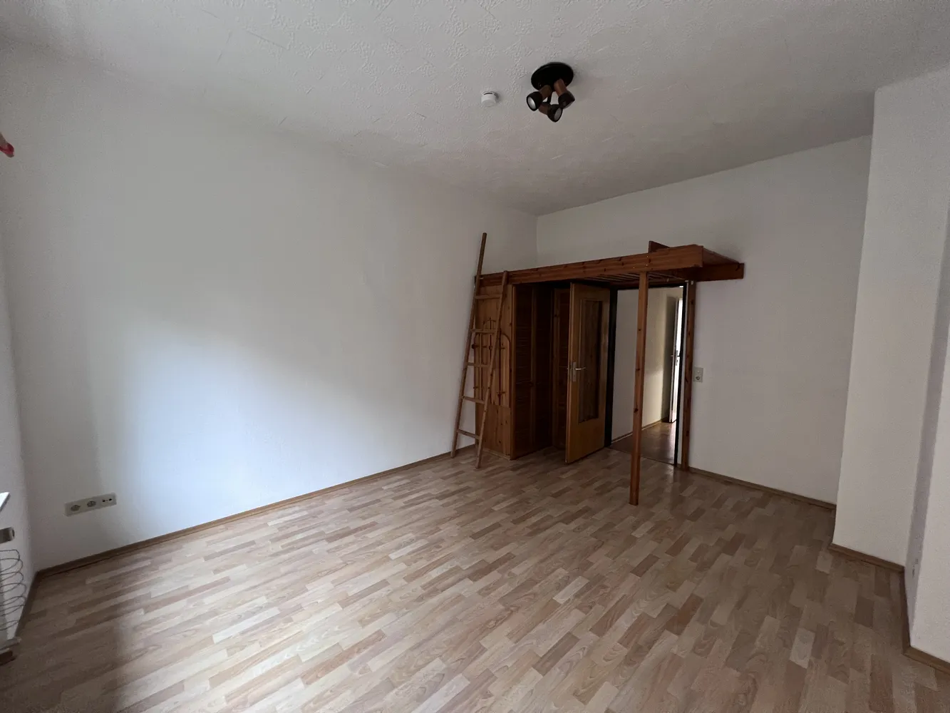 1 room apartment with 35 m² in Augsburg – Photo 4