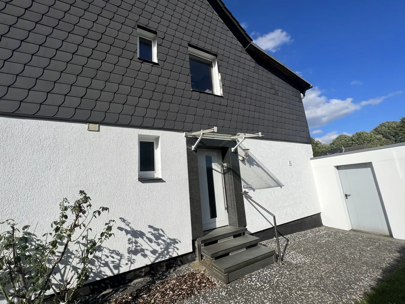 6 Zimmer Haus mit 160 m² in Oberhausen – Bild 2