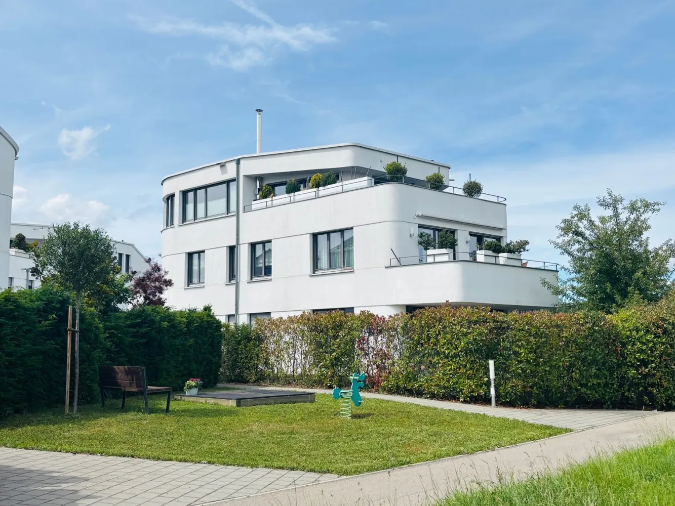 4 Zimmer Wohnung mit 132 m² in Stuttgart – Bild 2