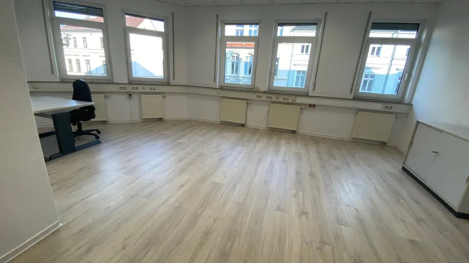 2 Zimmer Wohnung mit 81 m² in Zwickau – Bild 3