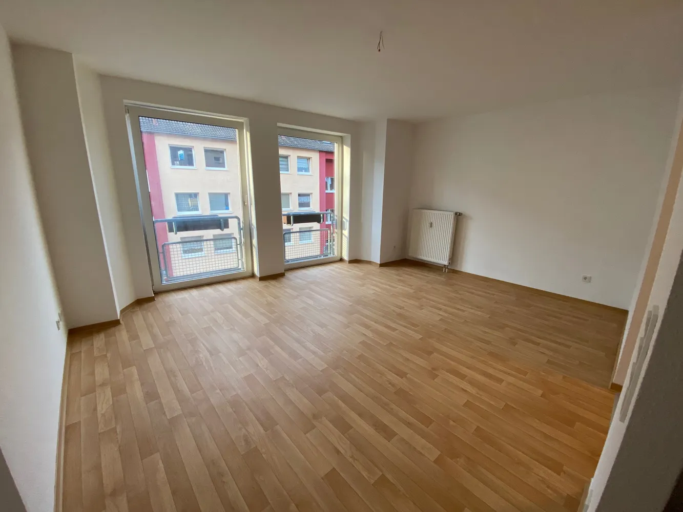 2 Zimmer Wohnung mit 4 m² in Köln – Bild 1