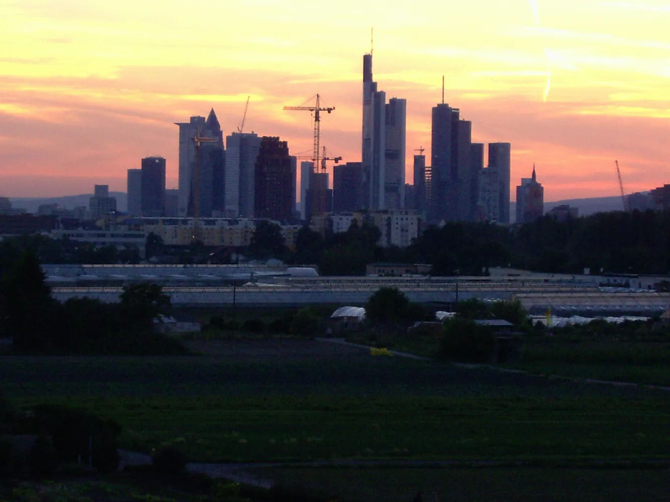 4 Zimmer Wohnung mit 110 m² in Frankfurt am Main – Bild 2