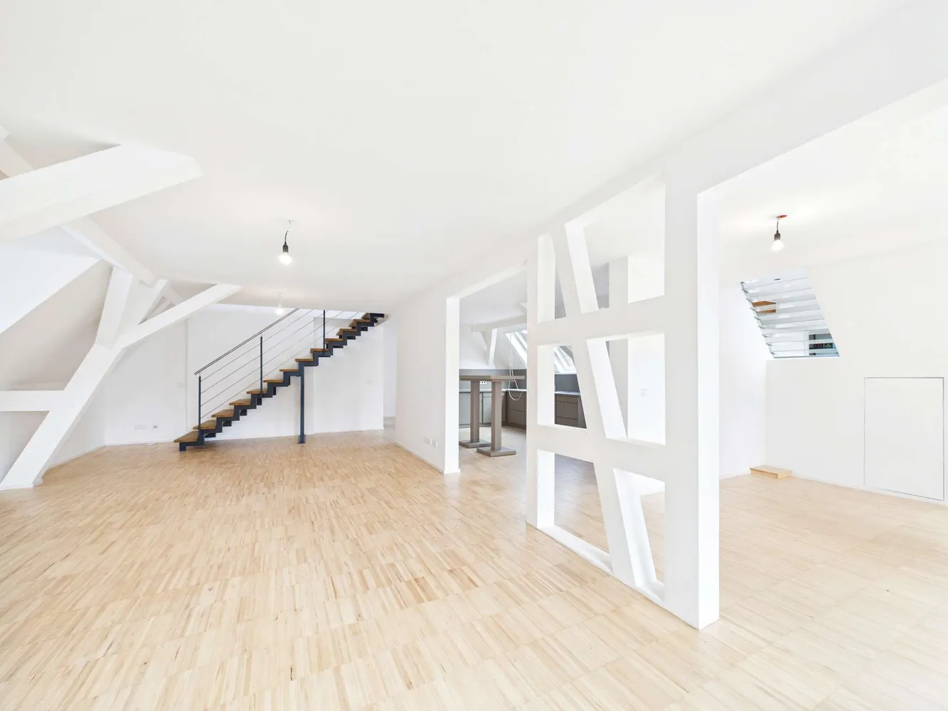 5 Zimmer Wohnung mit 176 m² in Stuttgart – Bild 2
